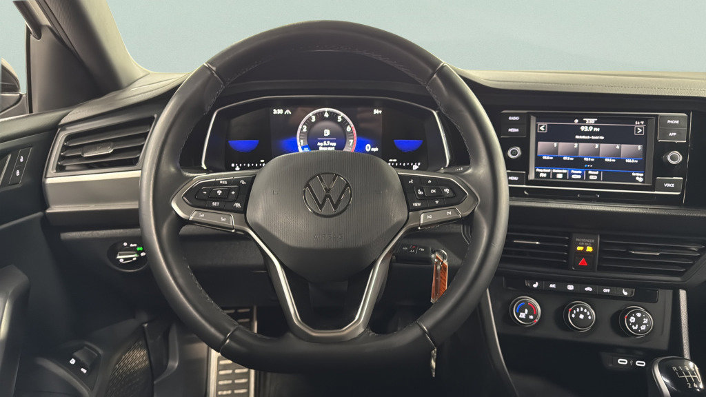 Certified 2024 Volkswagen Jetta Sport image 30