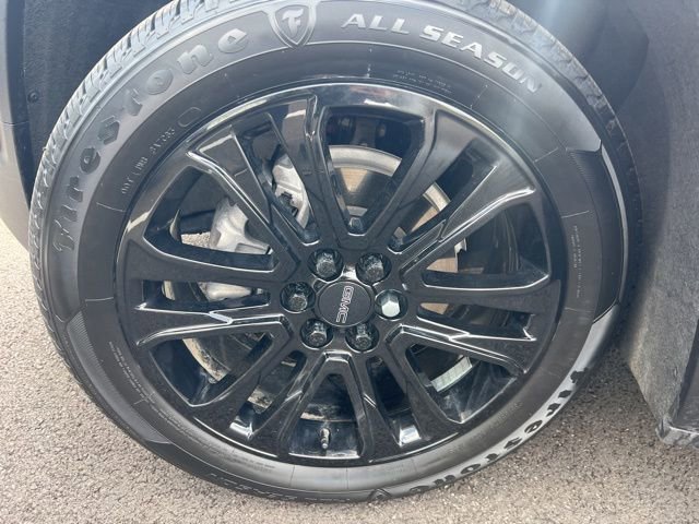 Used 2023 GMC Acadia SLT w/ Elevation Edition image 42