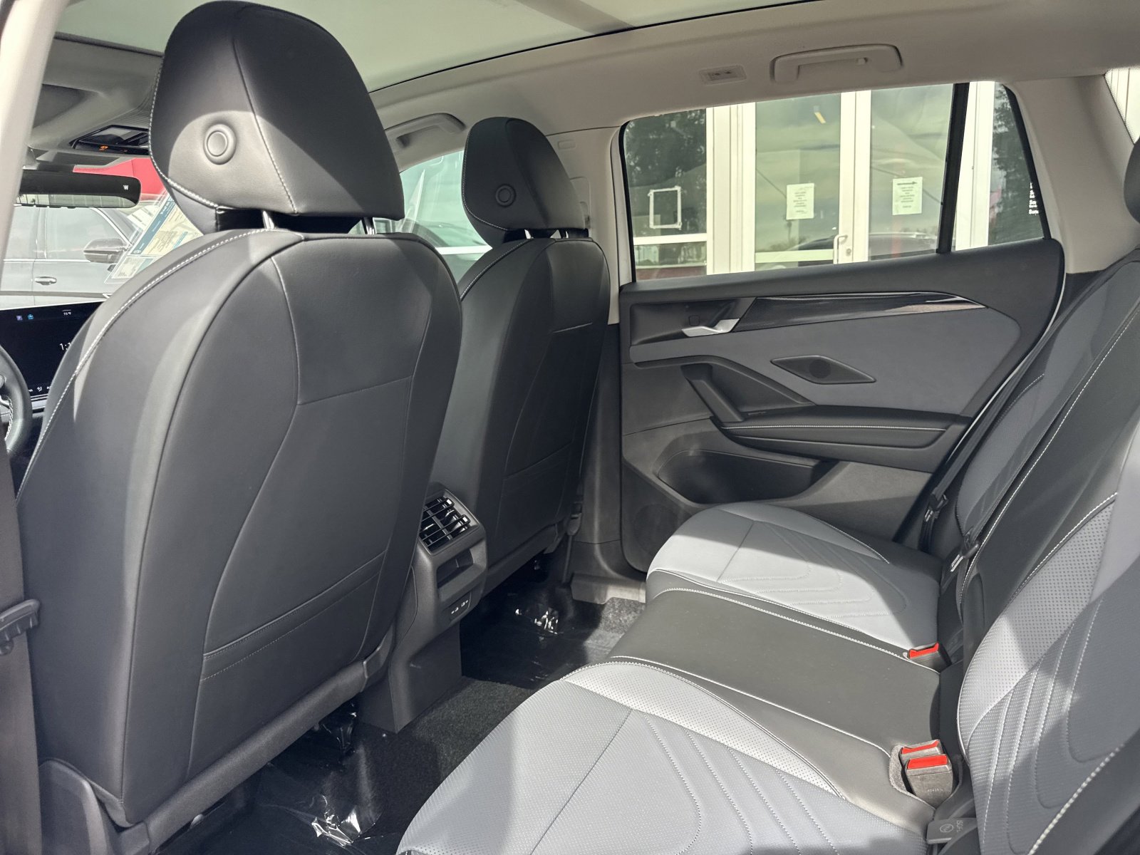 New 2026 Volkswagen Tiguan SE image 21