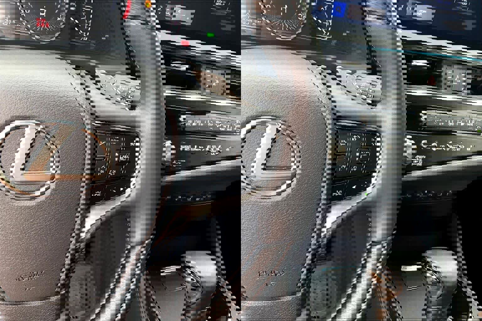 Used 2024 Lexus ES 350 Luxury w/ Technology Package image 24