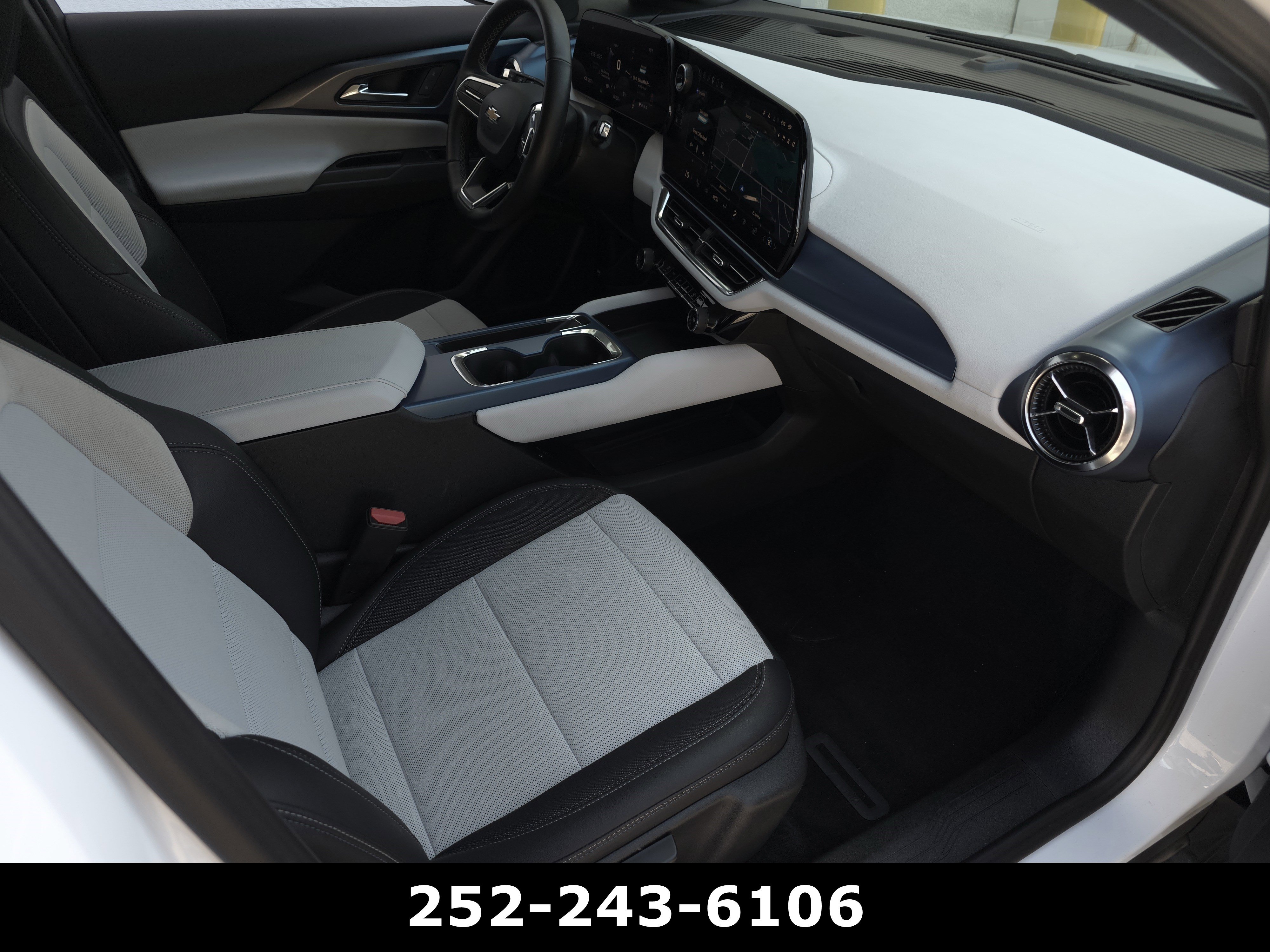 Used 2025 Chevrolet Equinox EV LT FWD image 40