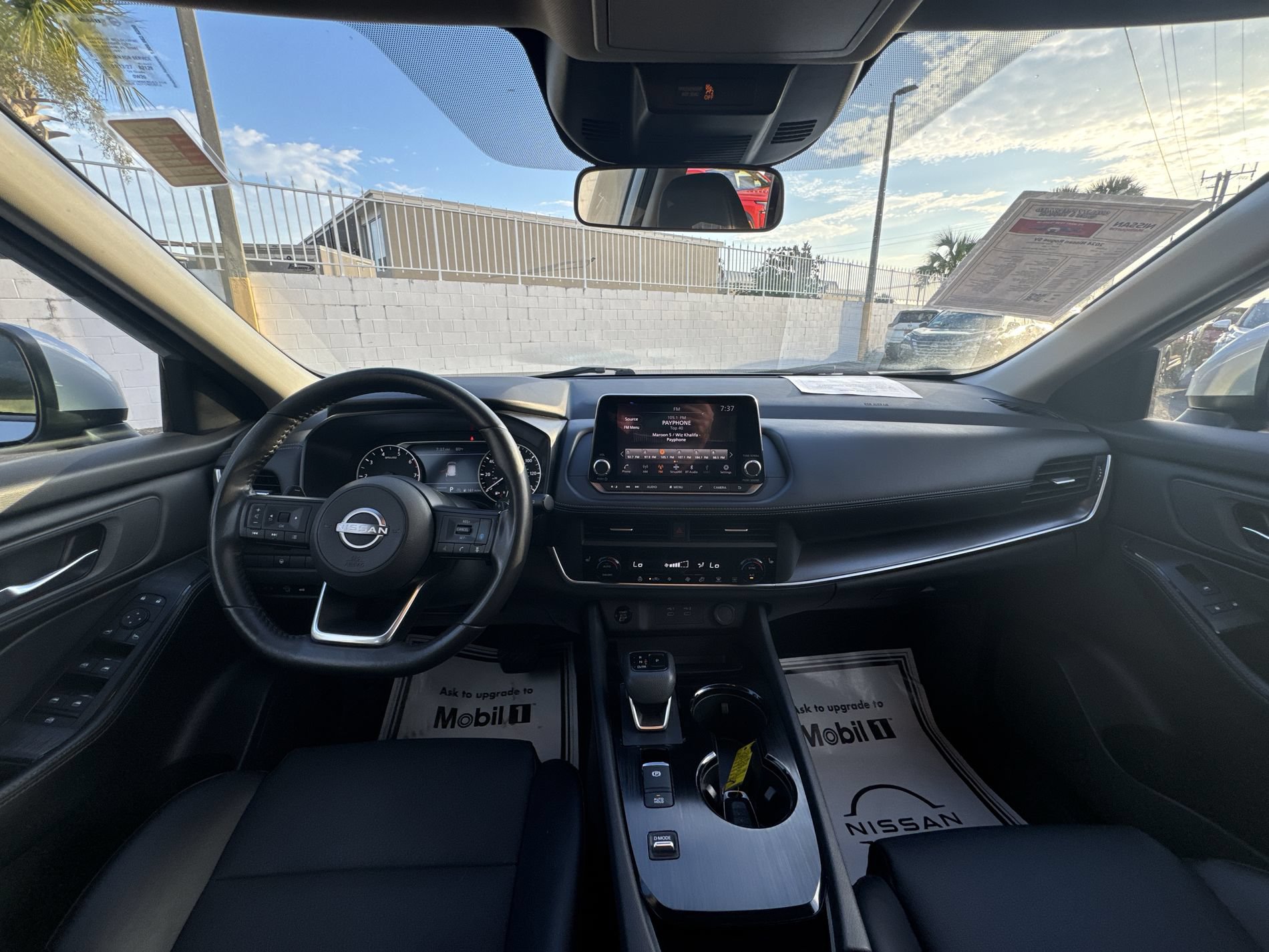 Used 2024 Nissan Rogue SV w/ SV Premium Package FWD image 15
