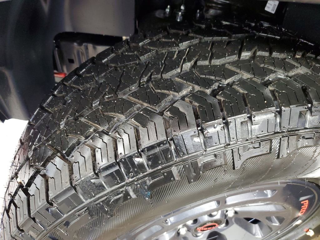 New 2025 Nissan Frontier PRO-4X image 35