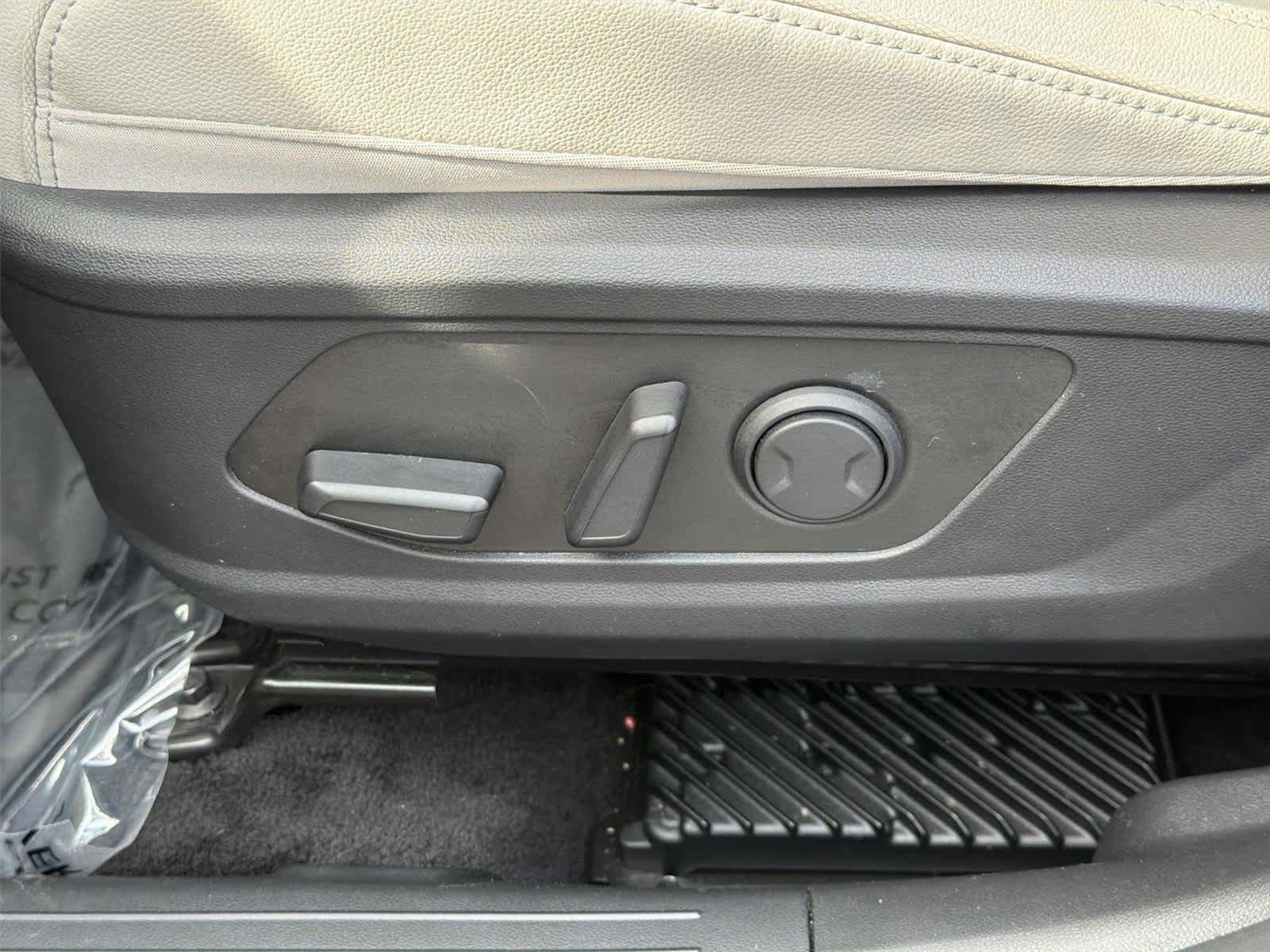 Used 2025 Hyundai Tucson Limited AWD/4WD image 24