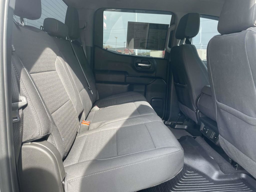 Used 2025 Chevrolet Silverado 1500 Custom image 17