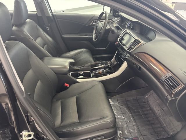 Used 2017 Honda Accord EX-L image 21