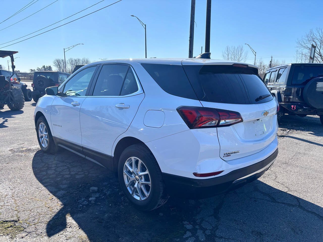 Used 2023 Chevrolet Equinox LT AWD/4WD image 3