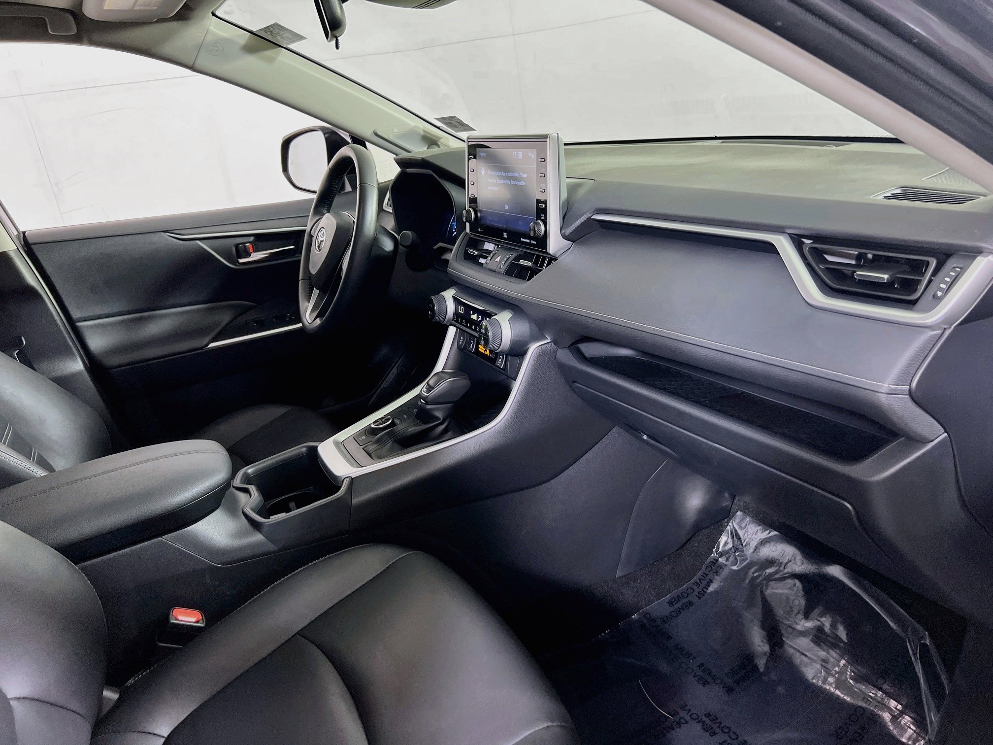 Used 2022 Toyota RAV4 XLE Premium AWD/4WD image 28