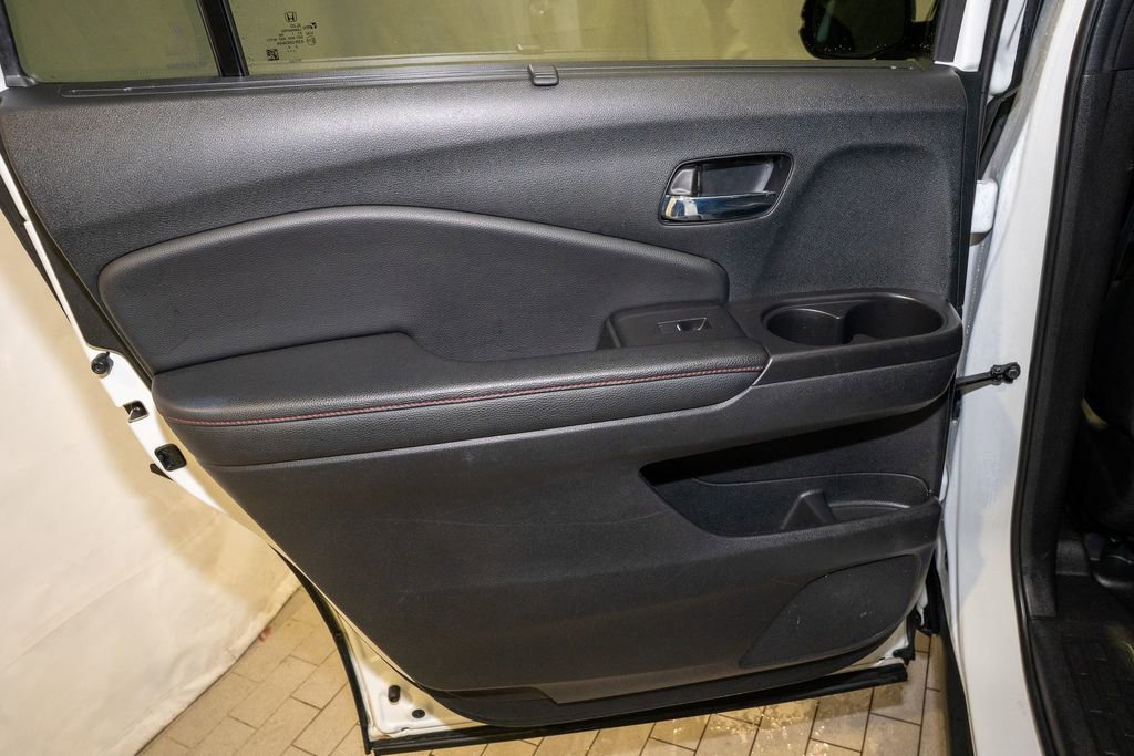 Used 2022 Honda Pilot Black Edition image 13