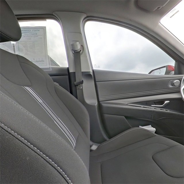 Used 2023 Hyundai Elantra SEL w/ Convenience Package image 28
