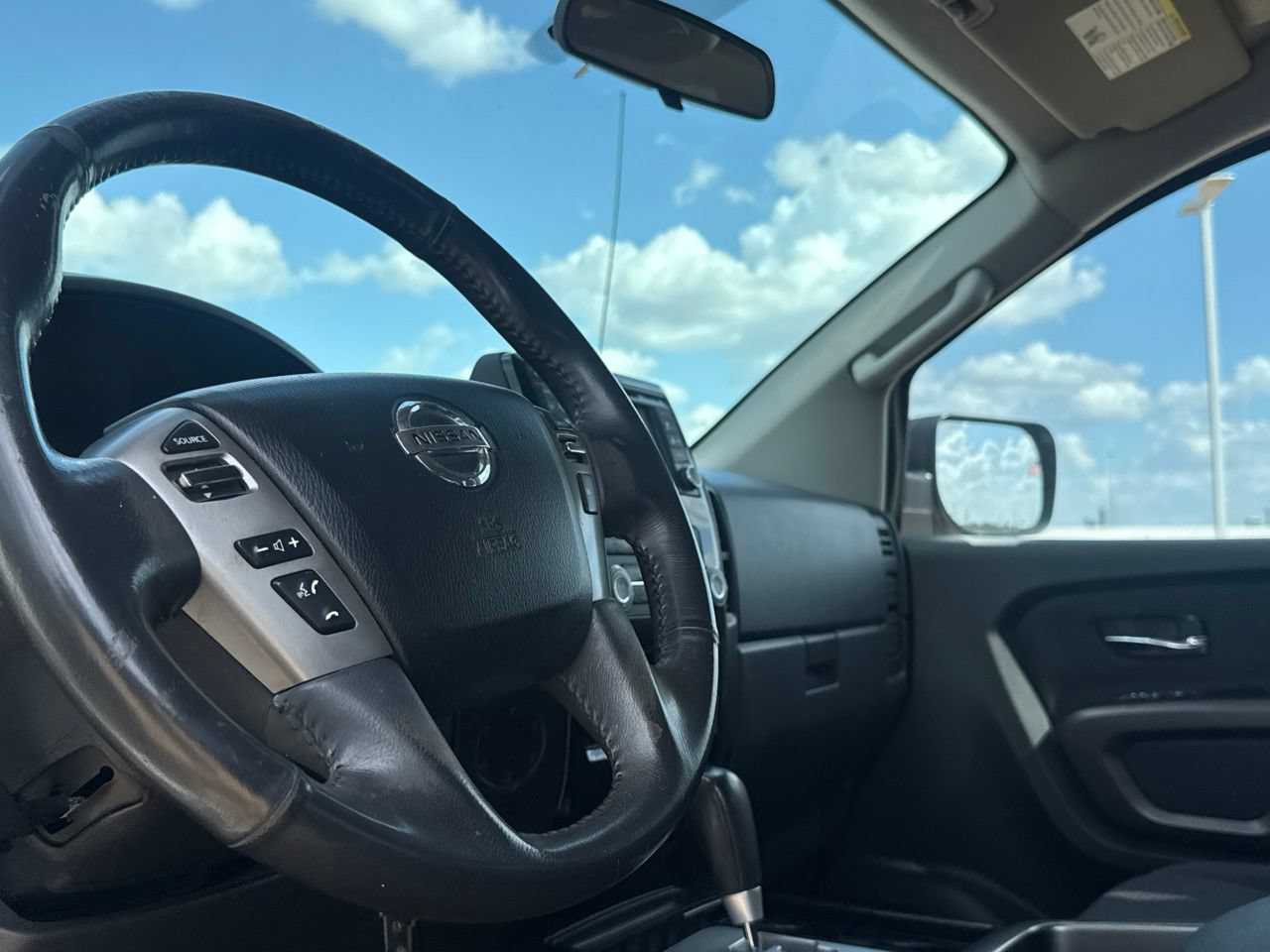 Used 2015 Nissan Titan SV w/ SV Value Truck Package RWD image 40