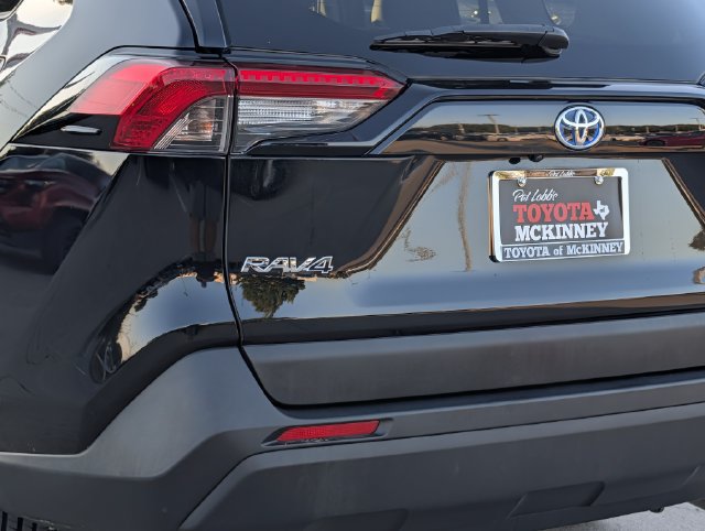 Used 2024 Toyota RAV4 XLE Premium AWD/4WD image 8