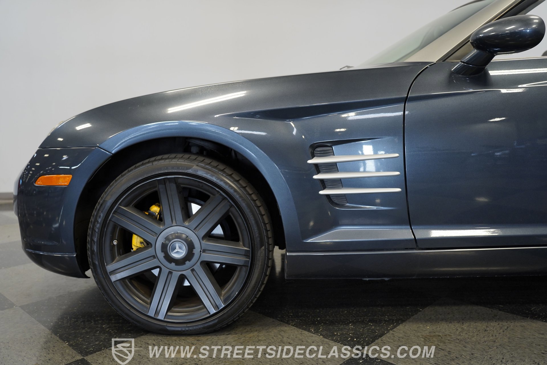 Used 2006 Chrysler Crossfire Limited image 28