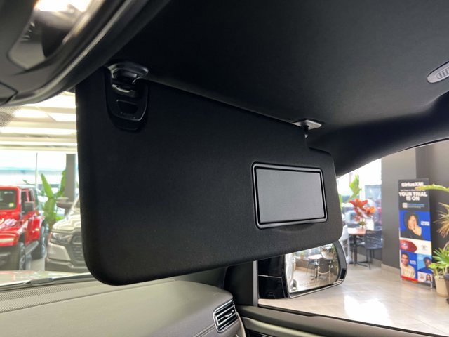 Used 2025 Jeep Wagoneer 4WD image 31