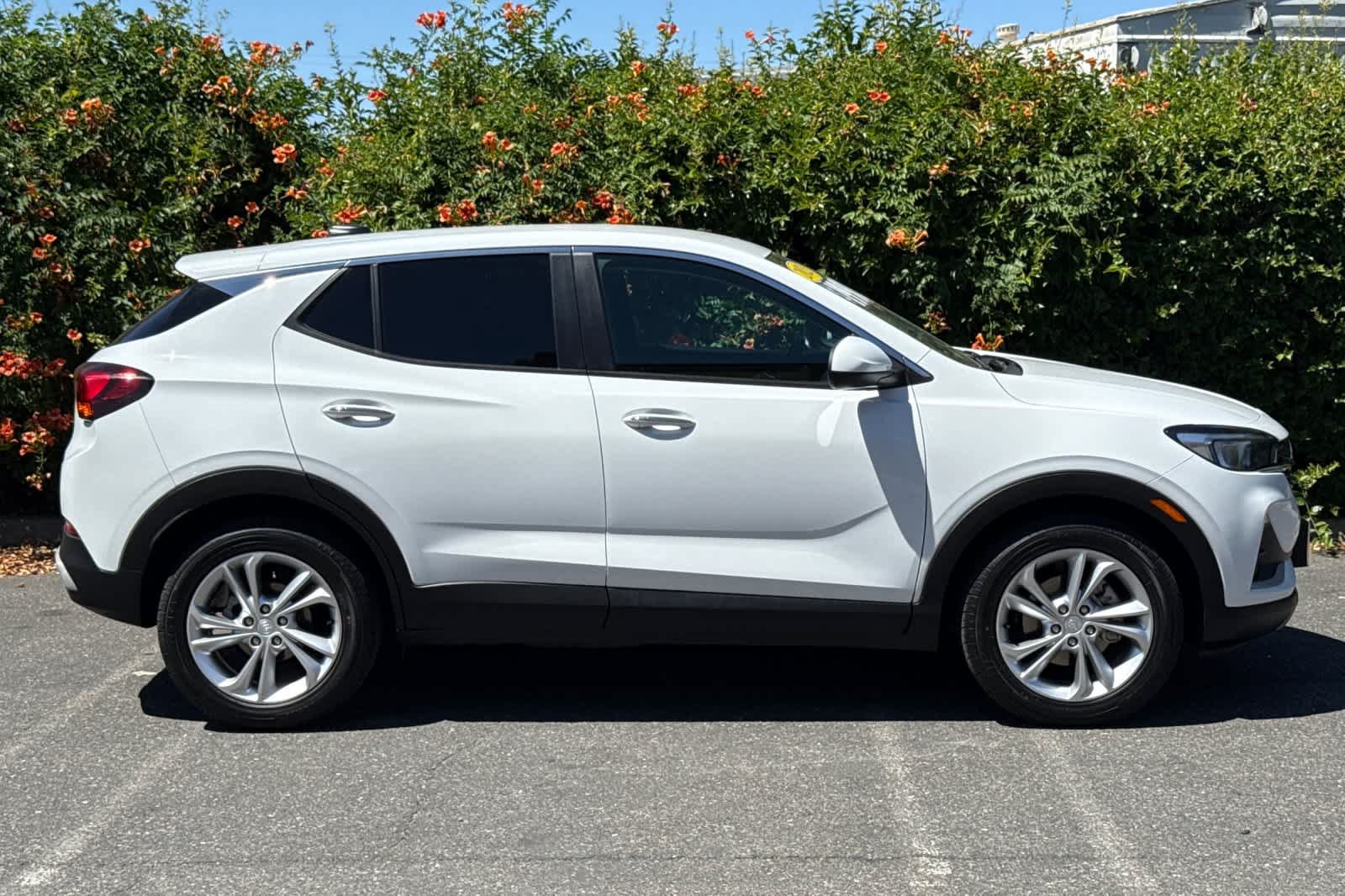 Used 2023 Buick Encore GX Preferred w/ Cold Weather Comfort Package FWD image 2