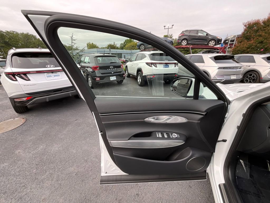 Used 2026 Genesis Electrified GV70 AWD/4WD image 29