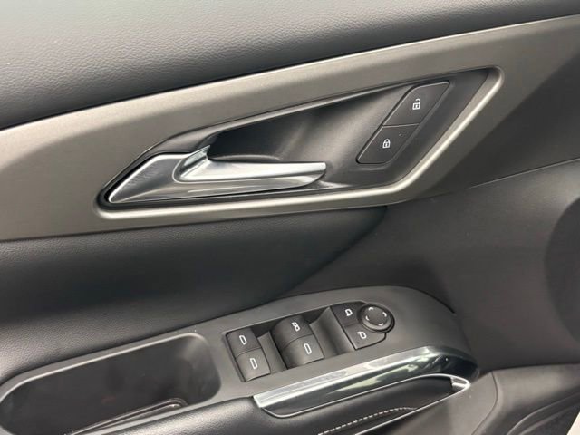 Used 2025 Chevrolet Traverse LT w/ Driver Confidence Package image 15