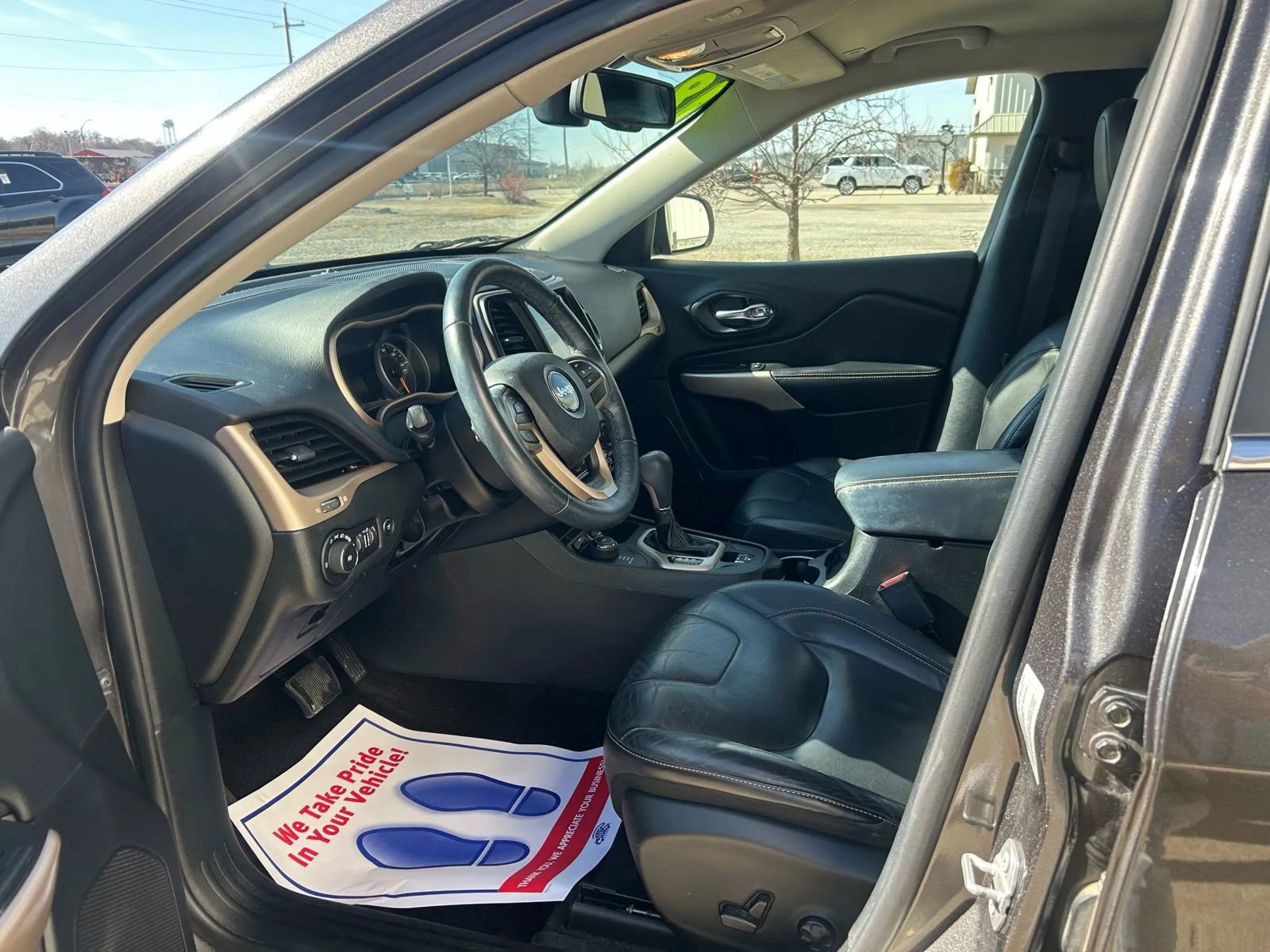 Used 2018 Jeep Cherokee Limited image 10