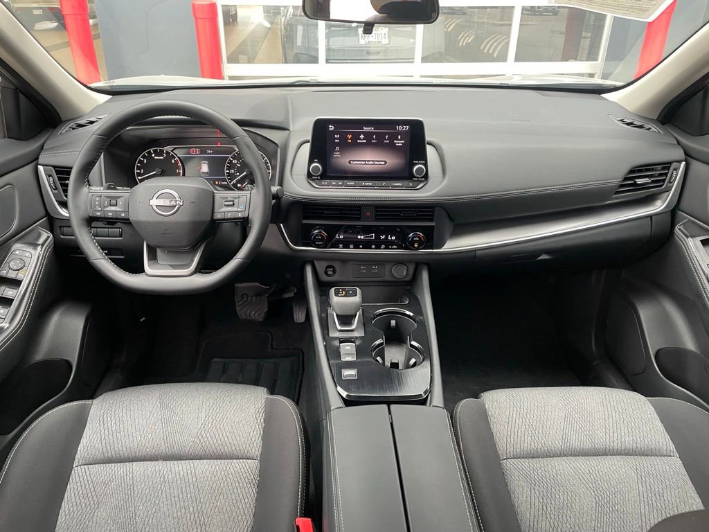 Certified 2026 Nissan Rogue SV FWD image 11