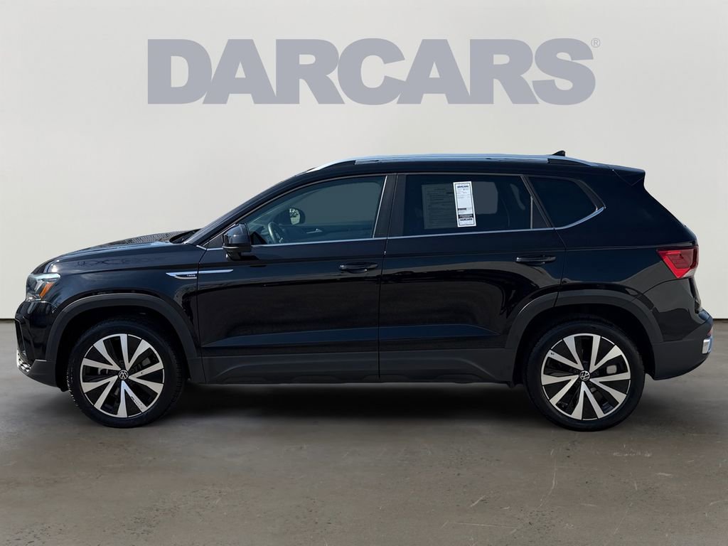 Used 2024 Volkswagen Taos SE image 4
