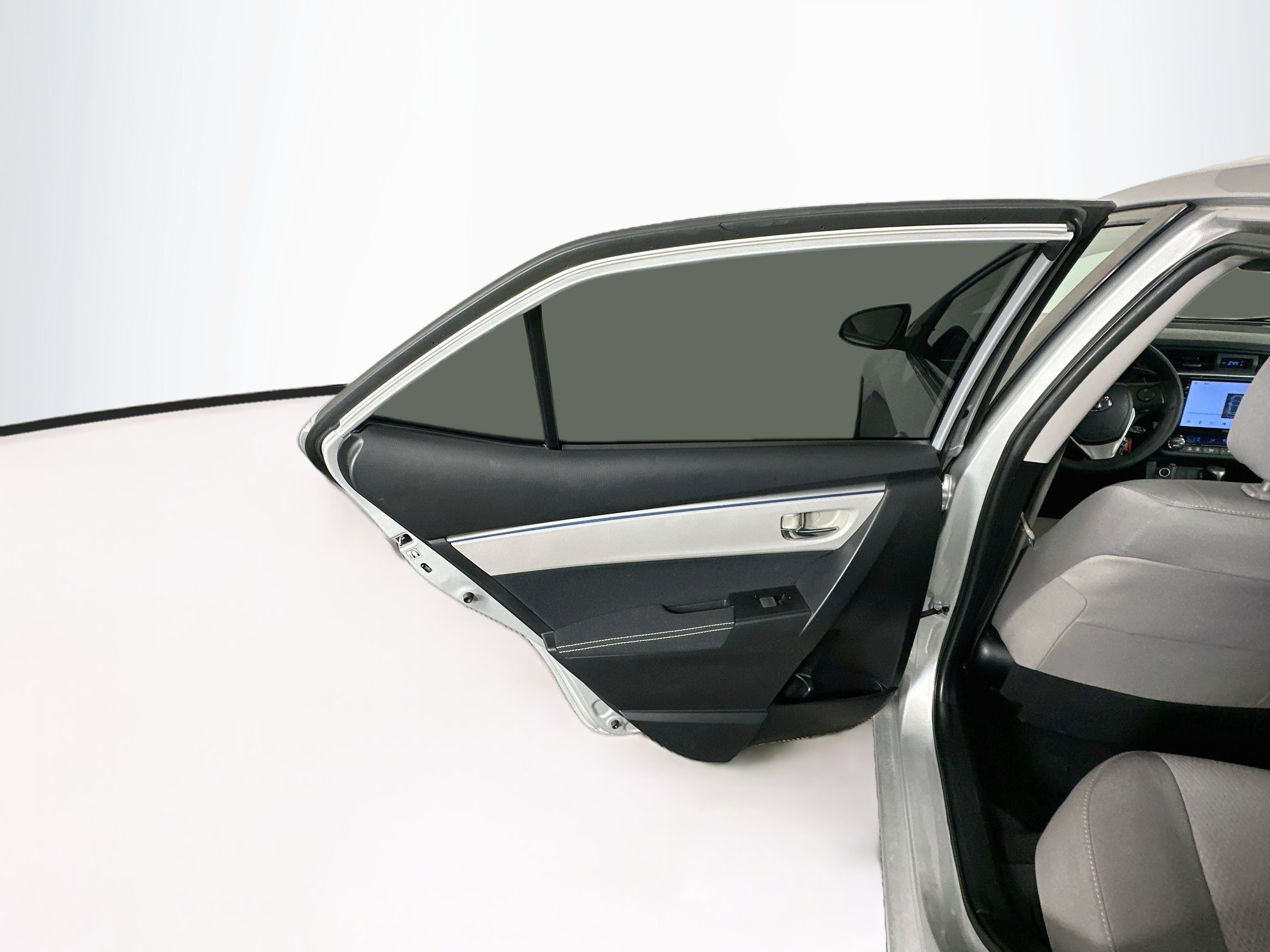Used 2015 Toyota Corolla LE FWD image 24