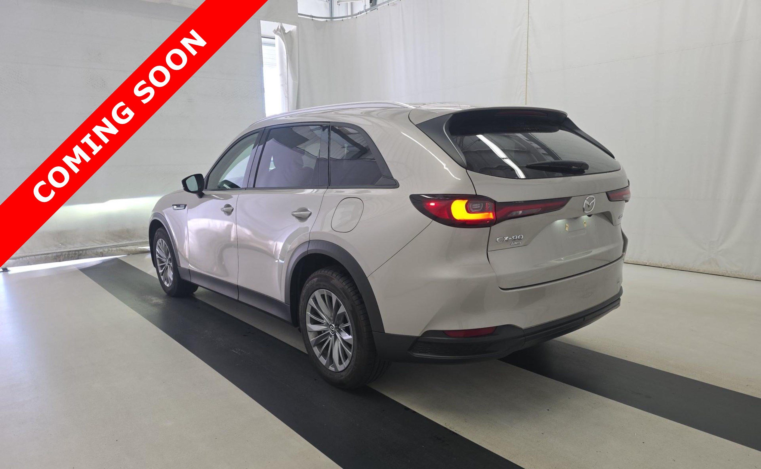 Used 2024 MAZDA CX-90 Plug-In Hybrid w/ Preferred AWD/4WD image 4