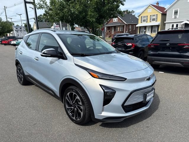 Used 2022 Chevrolet Bolt EUV Premier FWD image 4