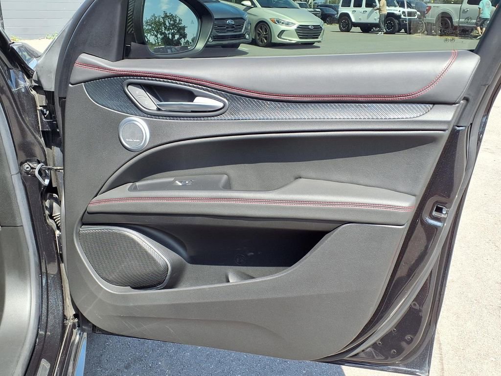 Used 2023 Alfa Romeo Stelvio Estrema AWD/4WD image 12