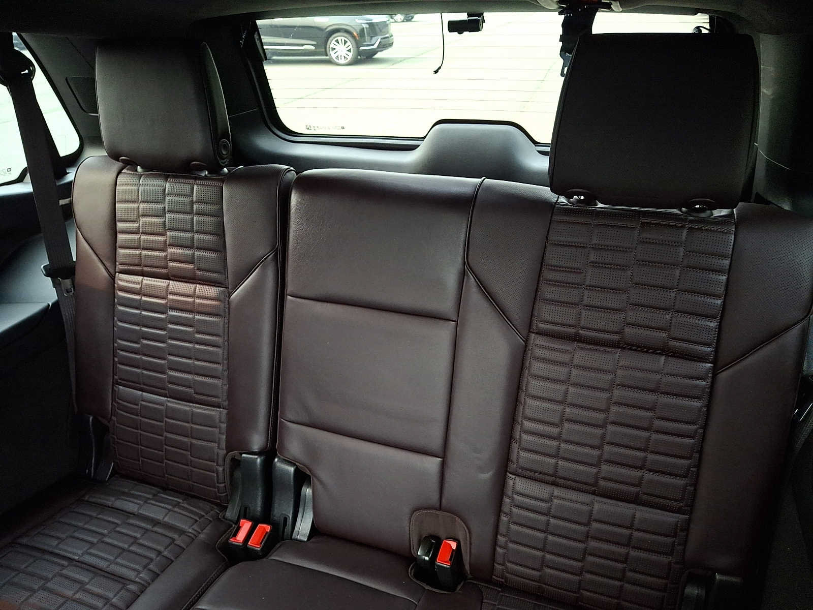 Used 2023 Cadillac Escalade Sport Platinum w/ LPO, ONYX Package AWD/4WD image 11