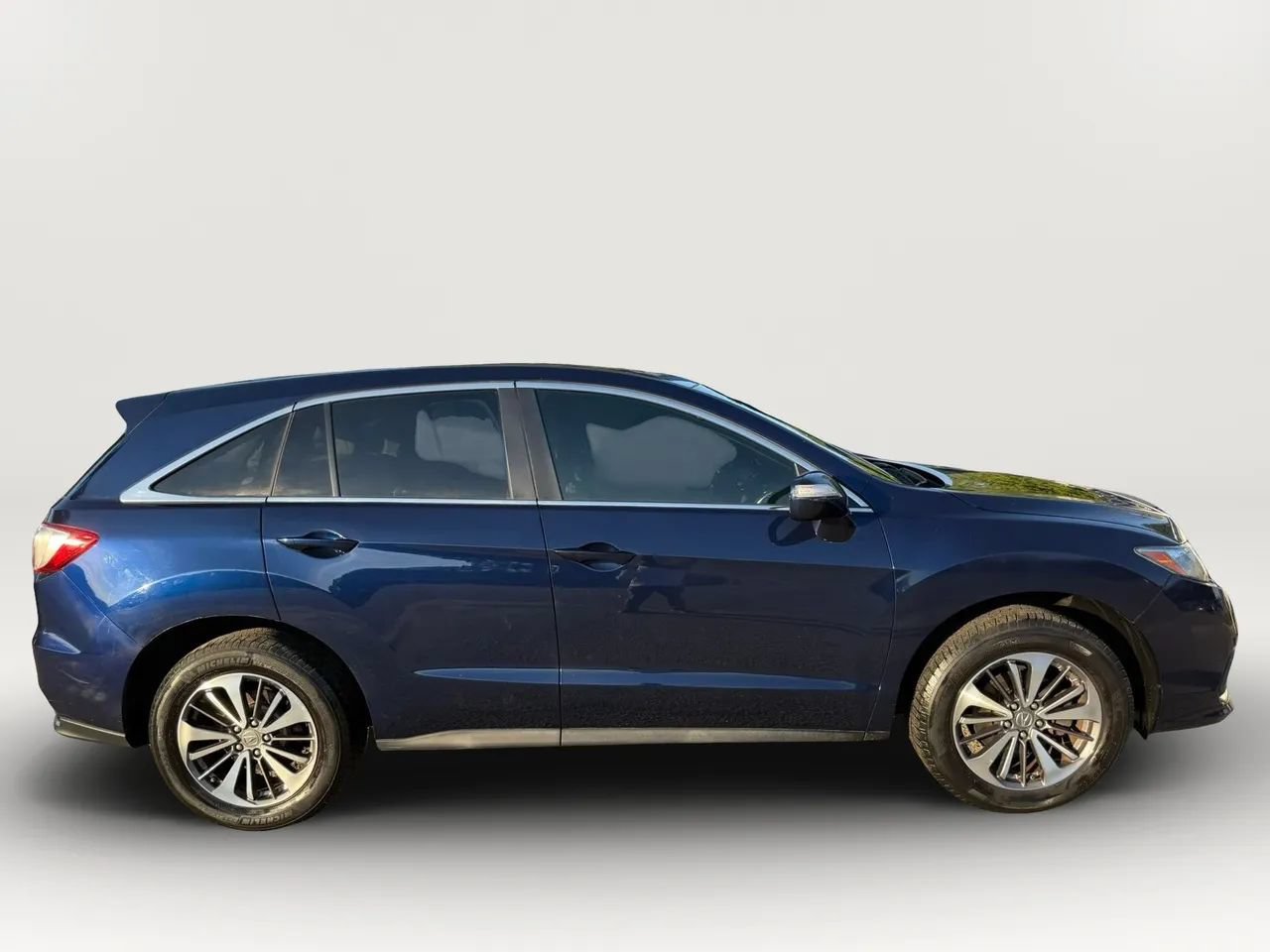 Used 2017 Acura RDX w/ Advance Package AWD/4WD image 2