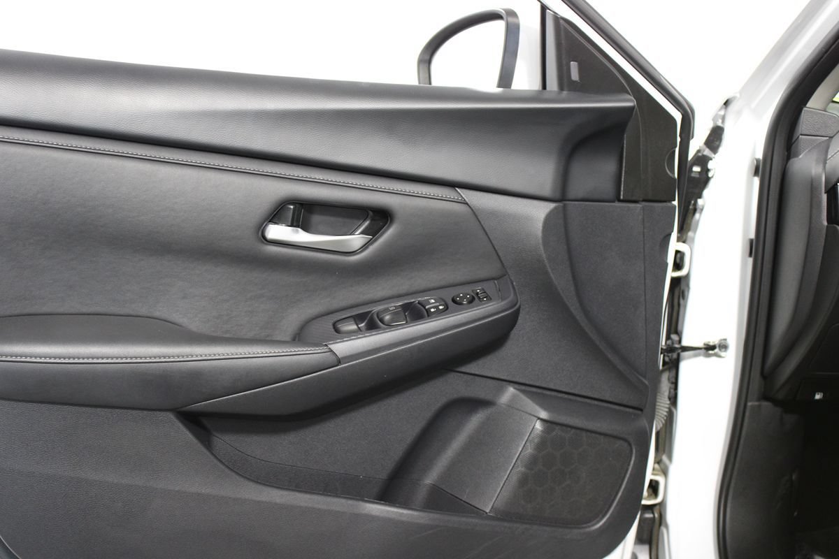 Used 2024 Nissan Sentra SV FWD image 30