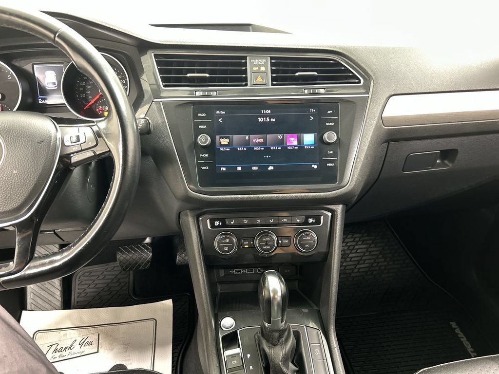 Used 2019 Volkswagen Tiguan SE w/ Panoramic Sunroof Package AWD/4WD image 18