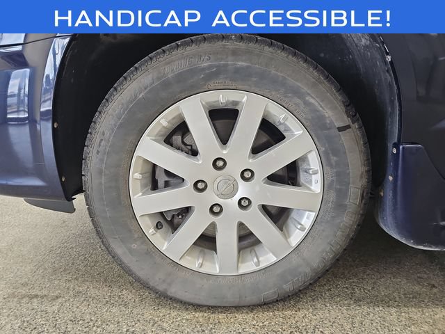 Used 2013 Chrysler Town & Country Touring FWD image 24