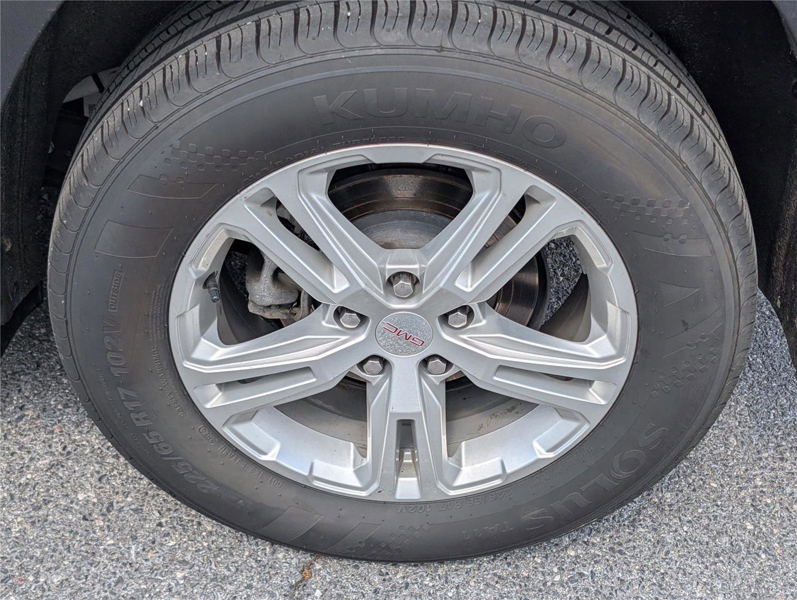 Used 2024 GMC Terrain SLE FWD image 10