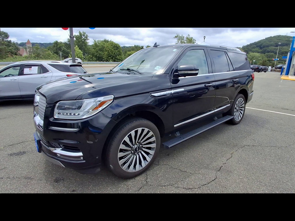 Used 2021 Lincoln Navigator Reserve w/ Luxury Package AWD/4WD image 4
