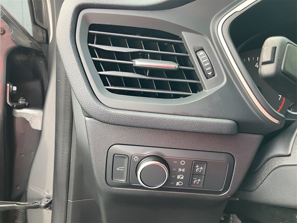 Used 2022 Ford Escape SE w/ Convenience Package image 16