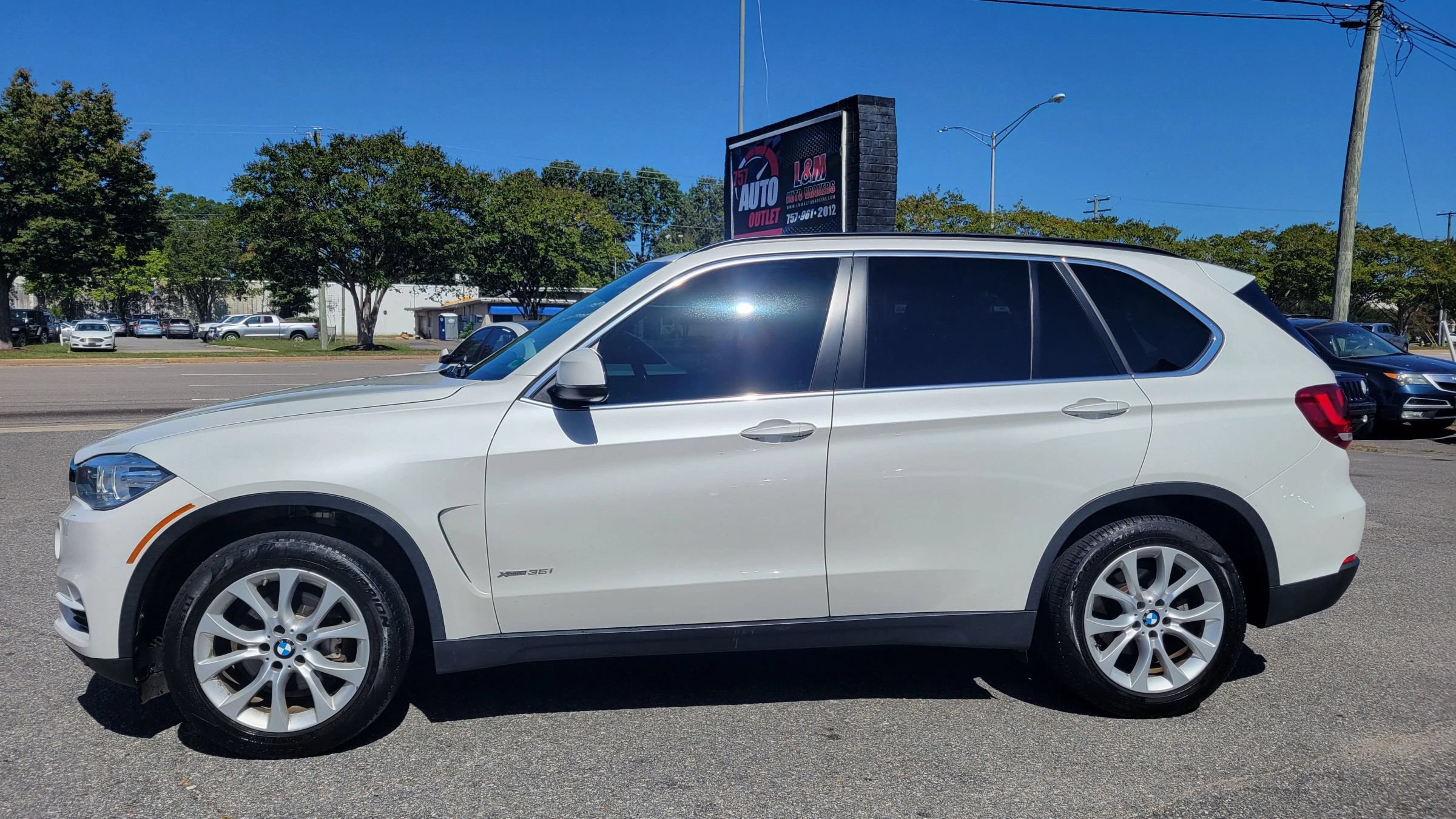 Used 2016 BMW X5 xDrive35i w/ Premium Package AWD/4WD image 3