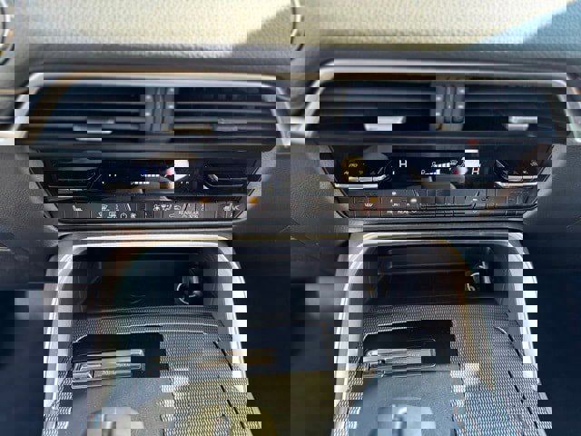 Used 2025 MAZDA CX-90 3.3 Turbo w/ Premium Sport Pkg image 18