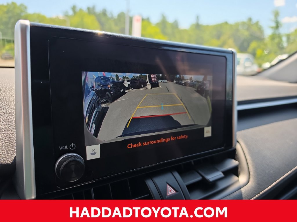 Certified 2024 Toyota RAV4 LE AWD/4WD image 19