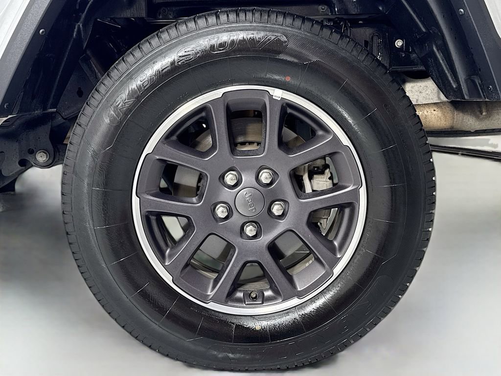 Used 2023 Jeep Gladiator Overland image 11