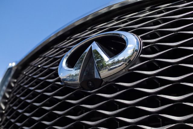 Used 2018 INFINITI QX80 4WD w/ Driver Assistance Package image 18