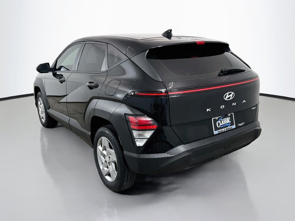 Used 2024 Hyundai Kona SE AWD/4WD image 5