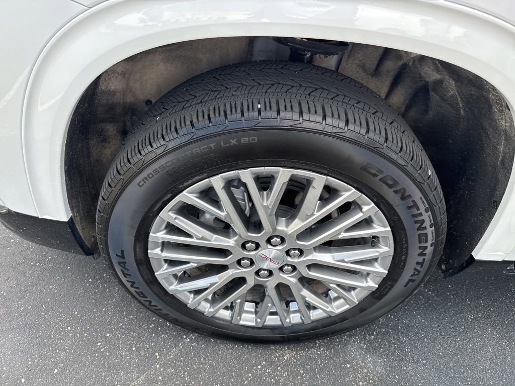 Used 2025 GMC Acadia Denali w/ LPO, Floor Liner Package image 32