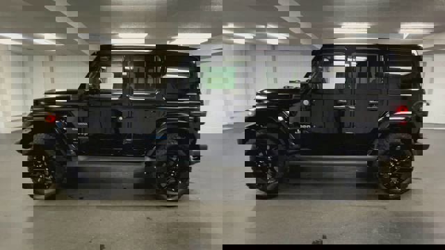 Used 2022 Jeep Wrangler Unlimited Sahara image 5