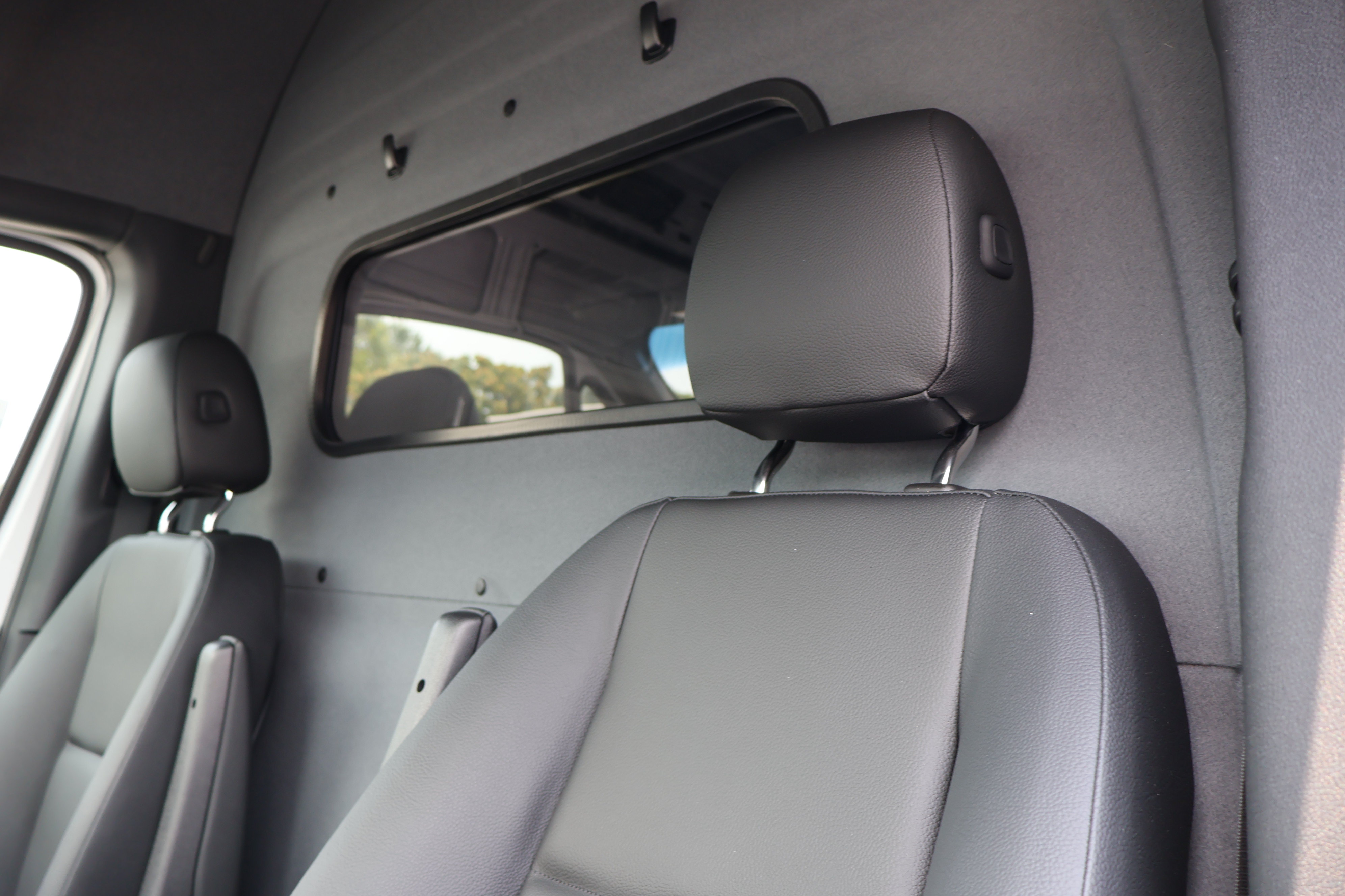 Used 2024 Mercedes-Benz eSprinter 170 Cargo image 10