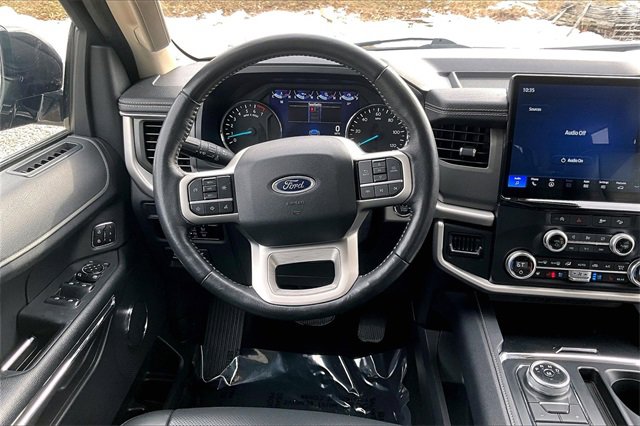 Used 2024 Ford Expedition Max XLT image 5