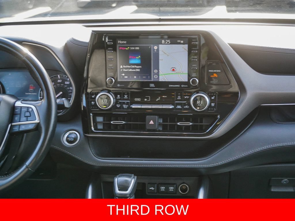 Used 2021 Toyota Highlander Limited FWD image 15