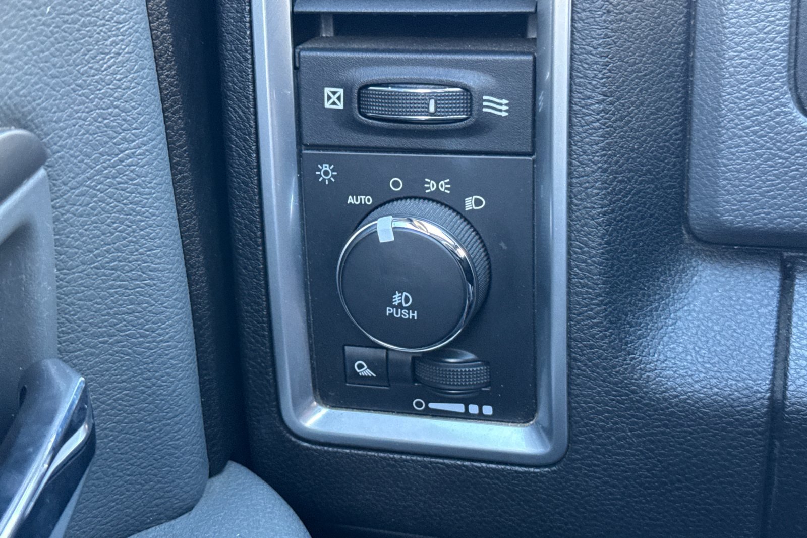 Used 2019 RAM 1500 Big Horn RWD image 41