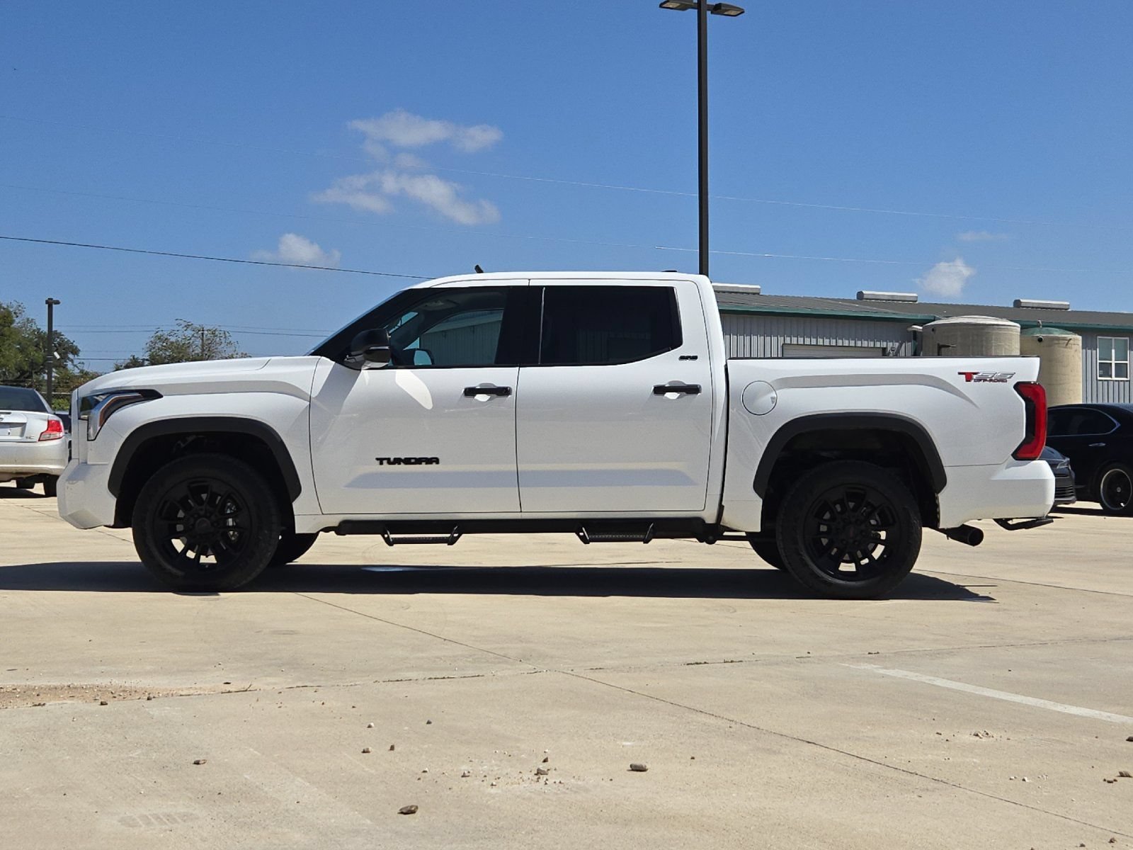 Used 2023 Toyota Tundra SR5 w/ SR5 Convenience Package AWD/4WD video 2