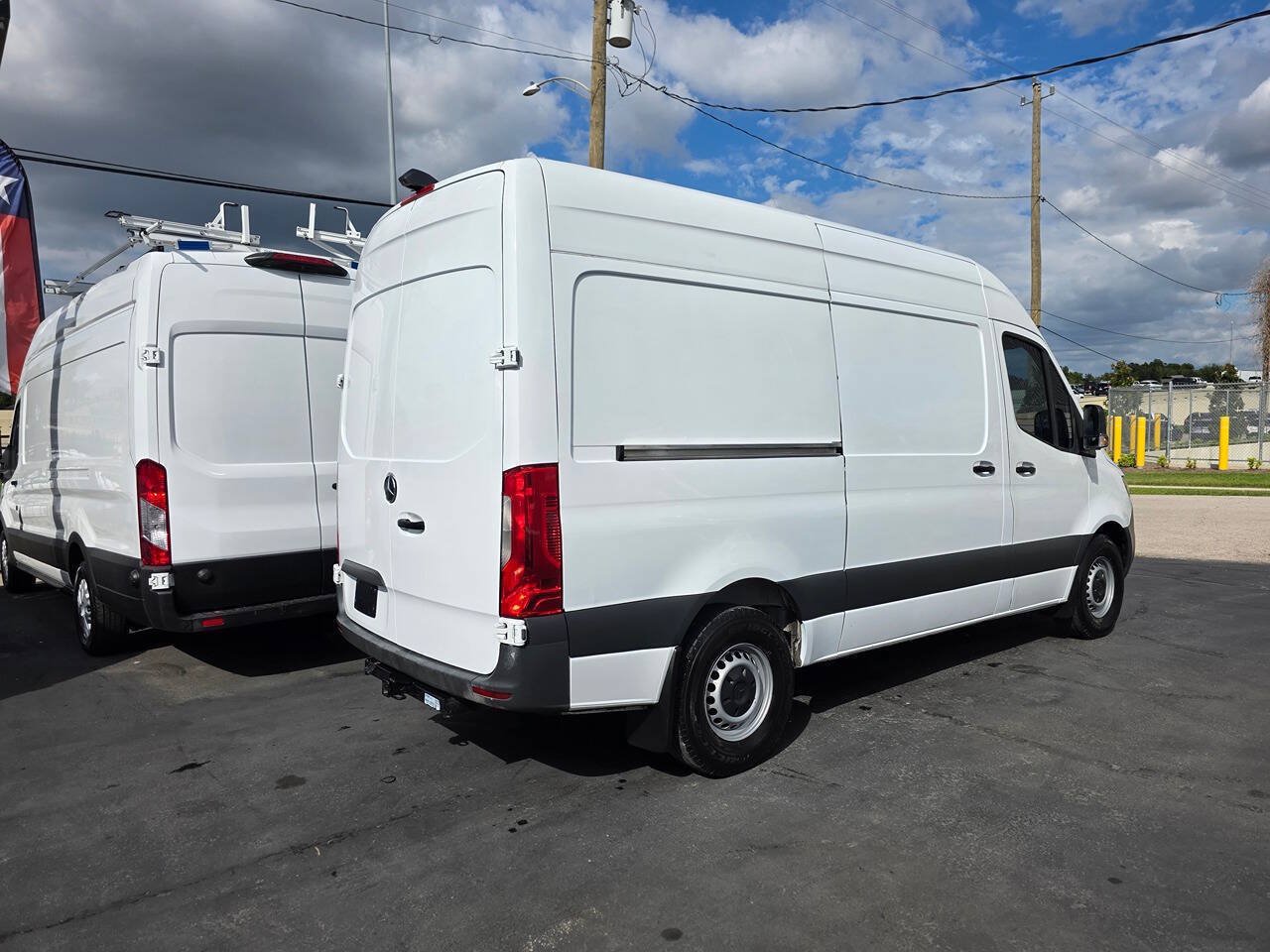 Used 2021 Mercedes-Benz Sprinter 2500 w/ Driver Convenience Package image 6